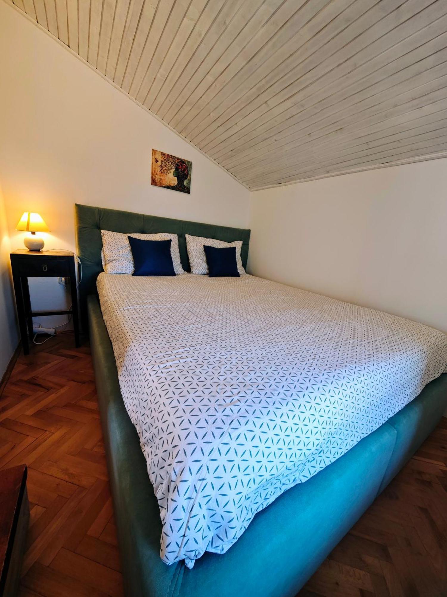 Neva With Terrace Apartma *