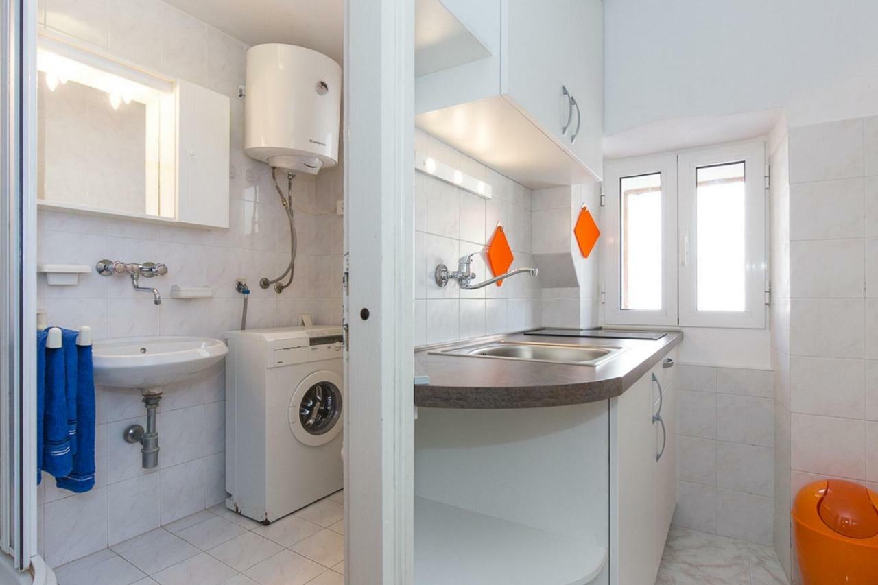 Apartma Neva With Terrace Baska (Krk)